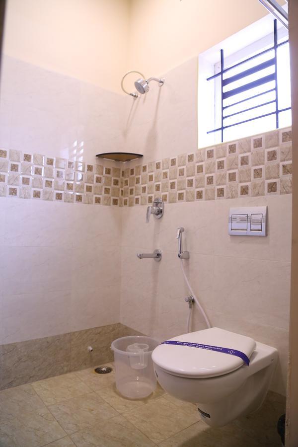 ארודה Hotel Gokulgrande מראה חיצוני תמונה