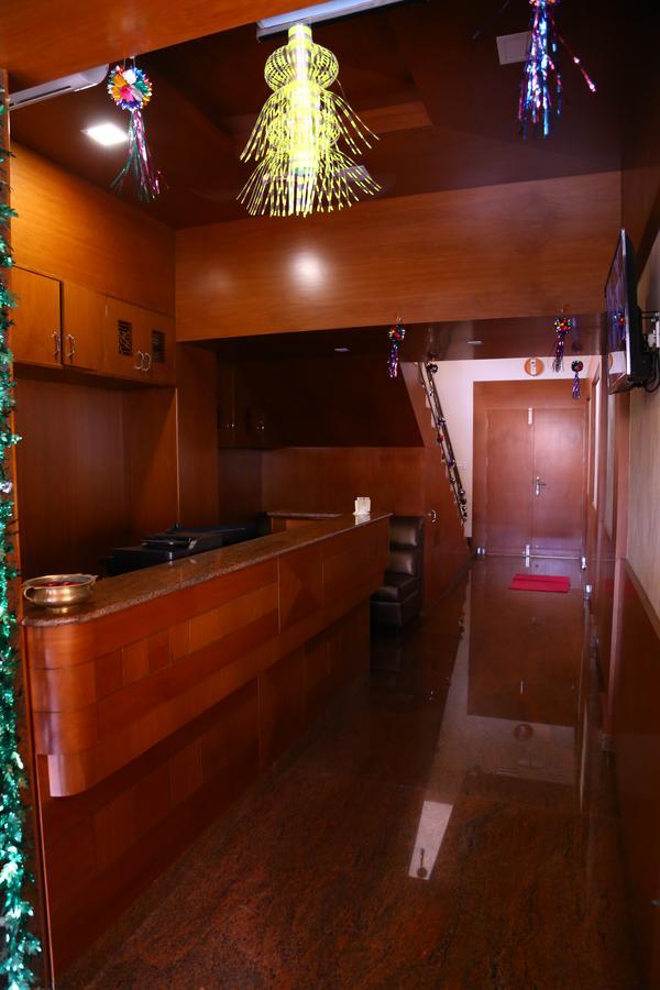 ארודה Hotel Gokulgrande מראה חיצוני תמונה