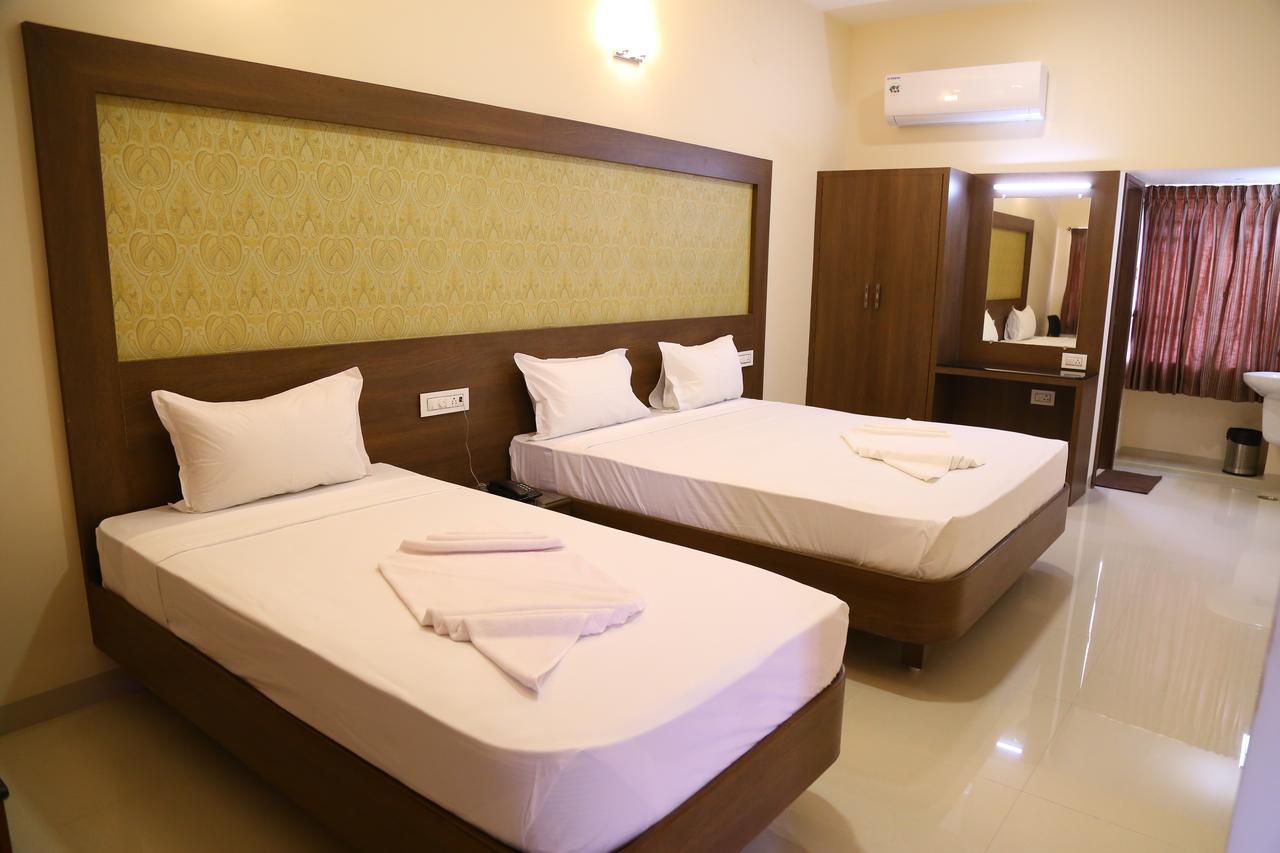 ארודה Hotel Gokulgrande מראה חיצוני תמונה
