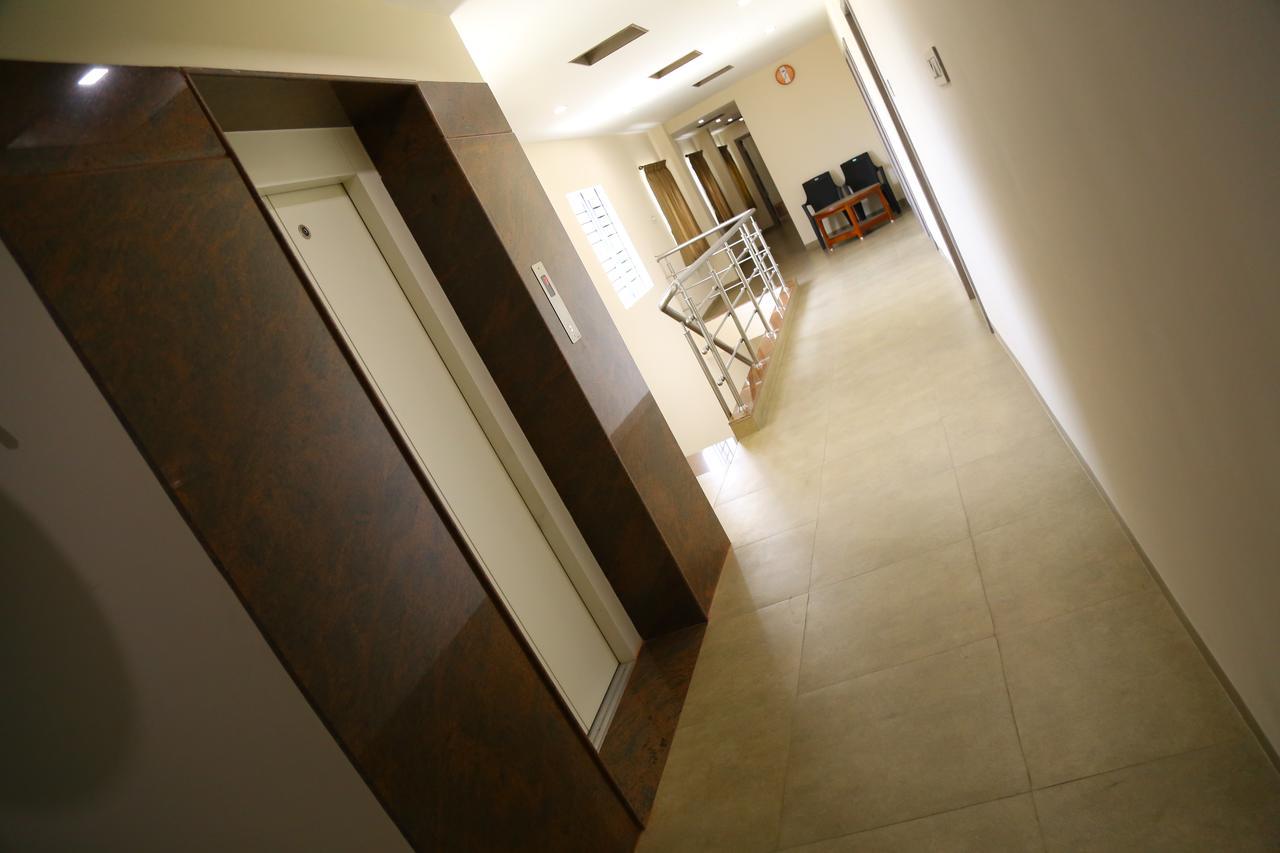 ארודה Hotel Gokulgrande מראה חיצוני תמונה