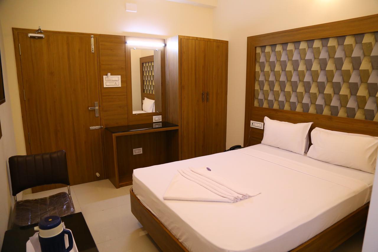 ארודה Hotel Gokulgrande מראה חיצוני תמונה