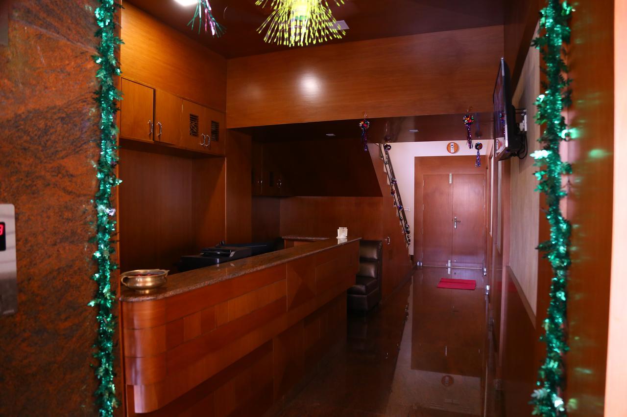 ארודה Hotel Gokulgrande מראה חיצוני תמונה