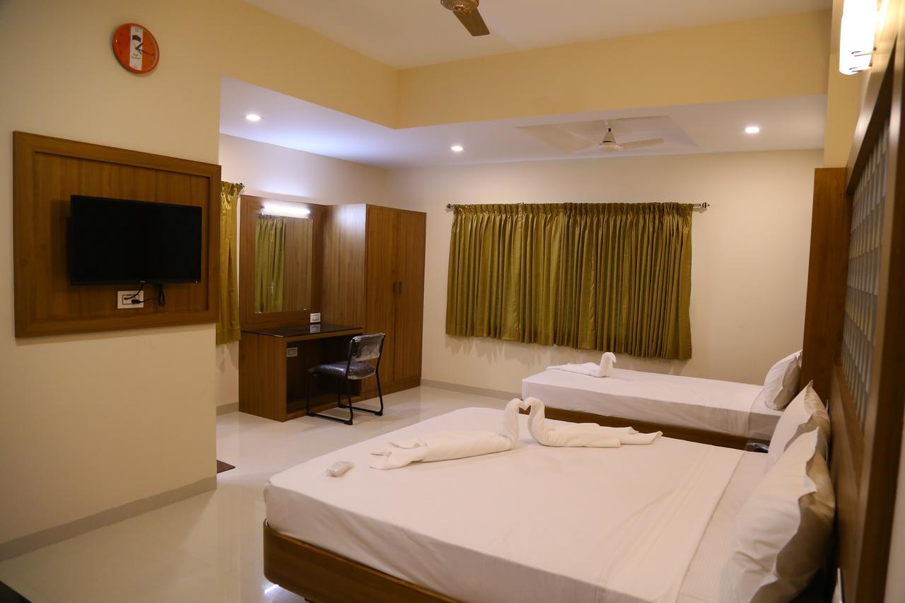 ארודה Hotel Gokulgrande מראה חיצוני תמונה