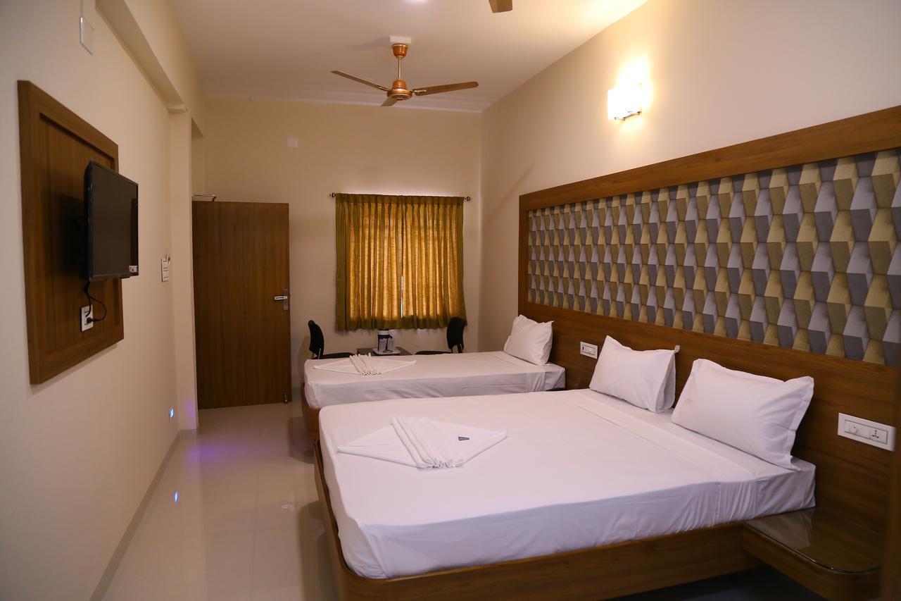 ארודה Hotel Gokulgrande מראה חיצוני תמונה