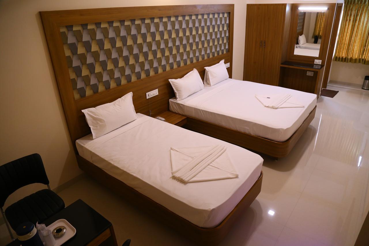 ארודה Hotel Gokulgrande מראה חיצוני תמונה