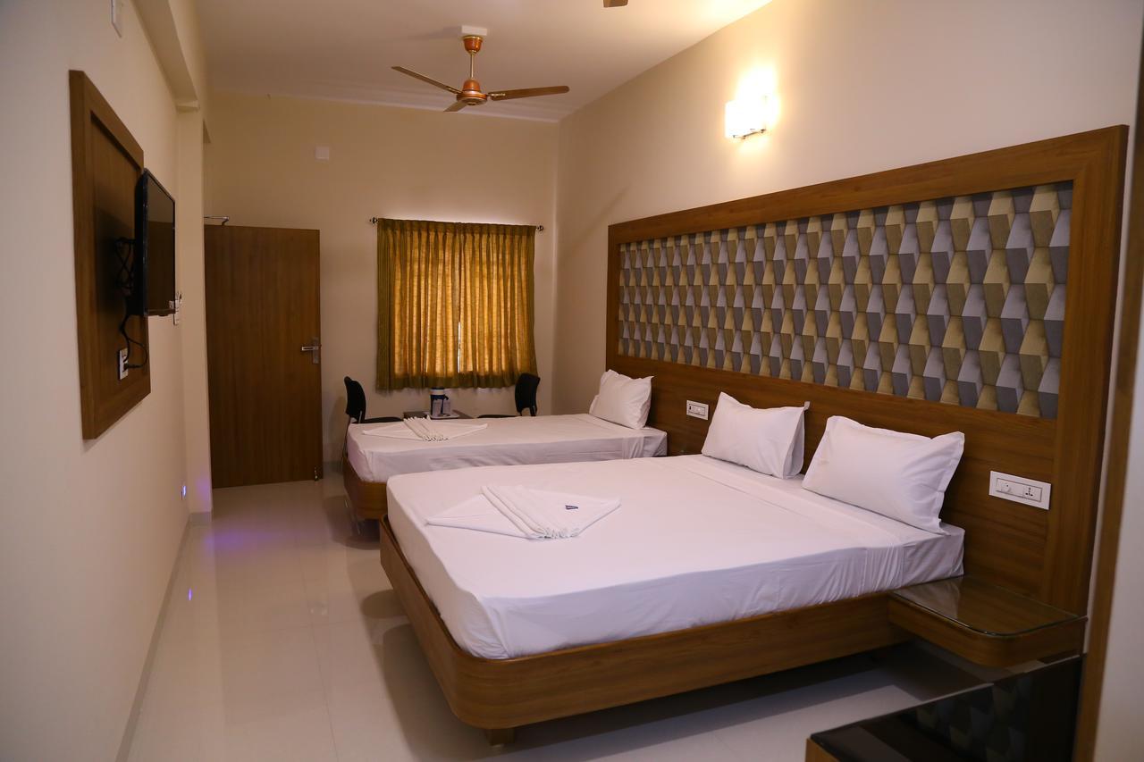 ארודה Hotel Gokulgrande מראה חיצוני תמונה