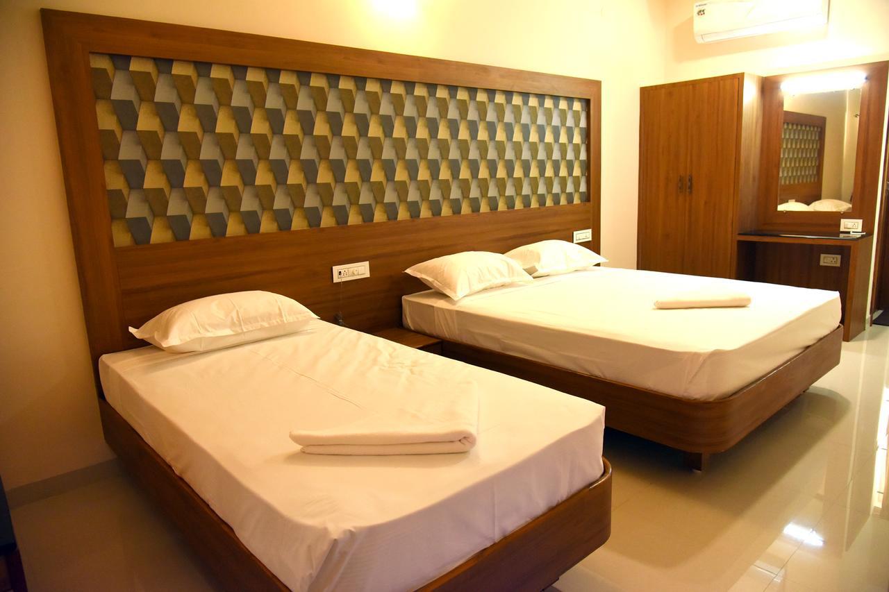 ארודה Hotel Gokulgrande מראה חיצוני תמונה